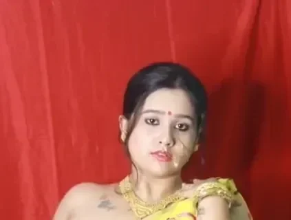 Stunning fashion model Tale of Ridz strips saree and goes topless on cam teasing her big boobs Sex Video