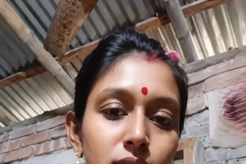 Village Bhabhi Showing Her Big Boobs Pinching Her Nipples And Gets Pussy Licked On Cam