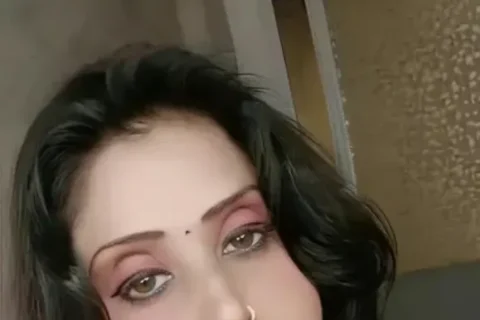 Hot MILF Tango Girl Fully Nude Gets Nasty Live Shakes Her Big Boobs And Fingers Wet Pussy Sex Video