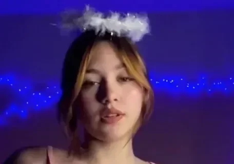 Perfect Figure Girl Teasing With Her Big Boobs While Changing Her Top Sex Video