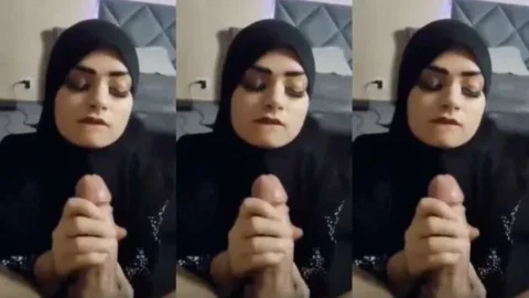 Hijabi Girl Sucks Cock On Stairs In Leaked Pakistani Sex MMS