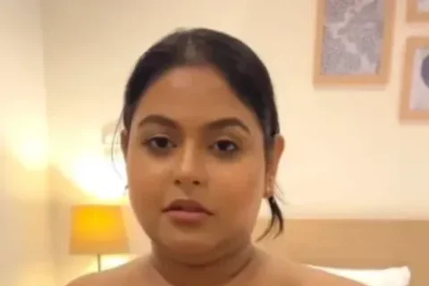 Sexy Chubby Babe Fully Nude on Bed Squeezing Big Boobs Spreading Legs for a Juicy Pussy Closeup Sex Video