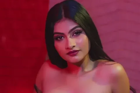 Stunning Indian Model Arohi Gets Topless Shows Her Boobs Sex Video