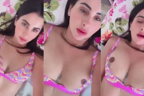 Meetii Kalher Mastrubating with Vibrator on Bed New Onlyfans