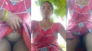 Desi village girls wild outdoor secret show in Telugu Sex Video