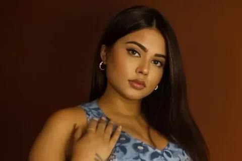 Bong Chubby Influencer Oasi Das Nude Strips Saree And Teasing With Huge Boobs Pressing Sex Video