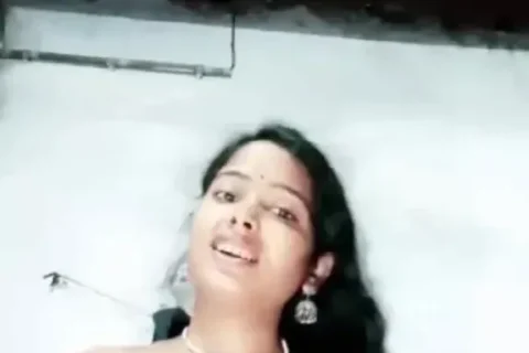 Desi Bhabhi LIVE on Cam Showing Her HUGE Boobs Hard Nipples Sex Video