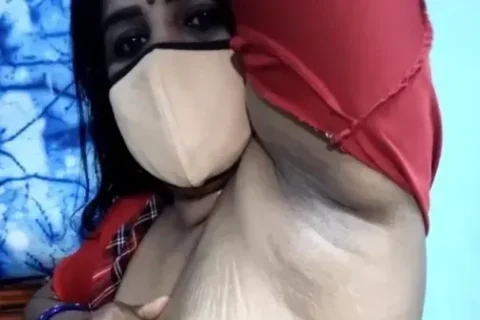 Sexy Curvy Bhabhi Topless Showing Her Armpit and Licking Her Boobs Sex Video