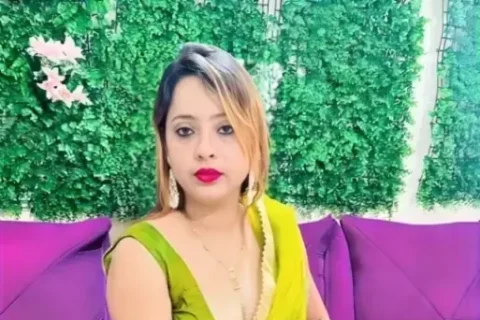 Horny Desi Model Fully Nude in Hotel Corridor Gives Blowjob in Elevator Sex Video