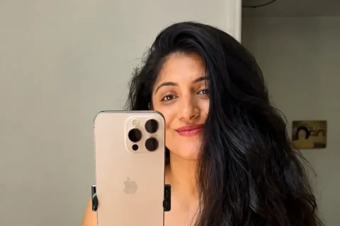 Demanding NRI Indian Onlyfans Model Rashmiix Talks Her One Night Stand with Legs Spread Wide and Boobs Flashing Video Sex Video