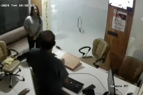 Boss aur secretary ki office mein garmi bhari CCTV footage Sex Video