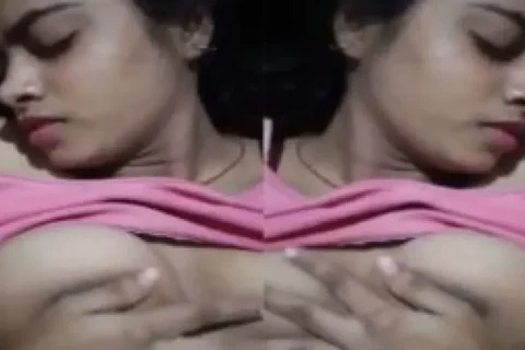 Desi horny girl playing with her boobs on cam