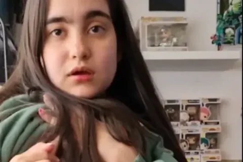 Super Hot Girlfriend Takes a Massive Facial and Swallows Cum for Her BF Sex Video
