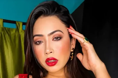 Busty Bengali Model Moumita Saha Teasing Fully Nude Squeezing Her Big Boobs