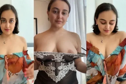 NRI Horny Milf Yasmeena Nude Collection