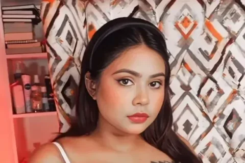 Hot Chubby Bong Model Oasi Das Teasing Nude And Showing Her Huge Boobs With Hard Pussy Rubbing Sex Video