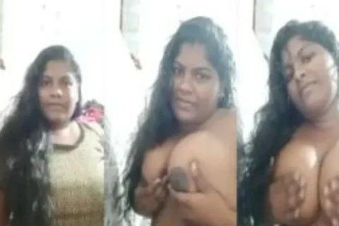 Indian girl shows her big boobs