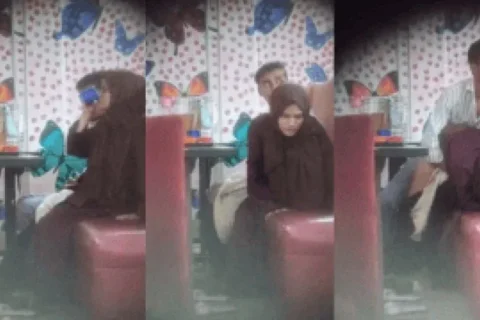 Slutty Hijabi Girl Quick Doggy Fuck With Cousin In Restaurant