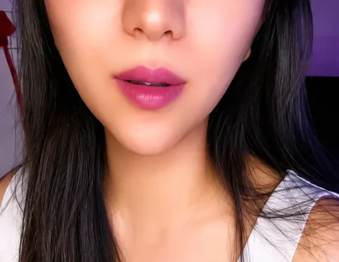Desi Babe Teases Her Juicy Boobs on Tango Live Show Sex Video