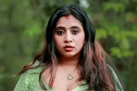 Horny Famous South Indian Bold Model Nila Nambiar Teasing In Bathroom, Flashing Huge Boobs While Dancing