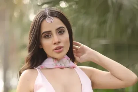 Famous Insta Model Urfi Javed Nude Topless In Public Leaked Scandal MMS