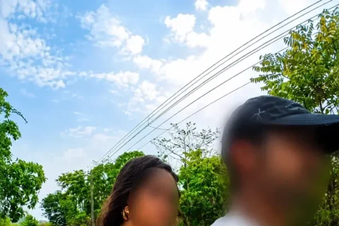 Jaslin Couple Riding Scooty In Goa Flashing Boobs For Fun
