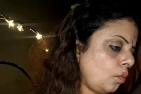Watch Indian Milf Live Cam Show Squeezing HUGE Boobs and Vibrating Wet Pussy Sex Video