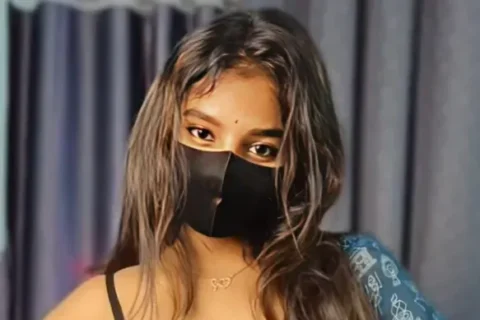 Horny Insta Influencer Zugerlips Aka Aleena Kween Tease In Saree And Stripping Off Full Nude Sex Video