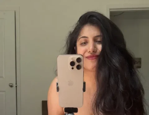 Famous NRI Indian Onlyfans Model Rashmiix Leaked Spreads Her Tight Pussy and Flashes Big Boobs on Cam Sex Video