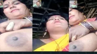 Bhabhi ka mast chuche dikhayi Chapra gaon ki sexy housewife Sex Video