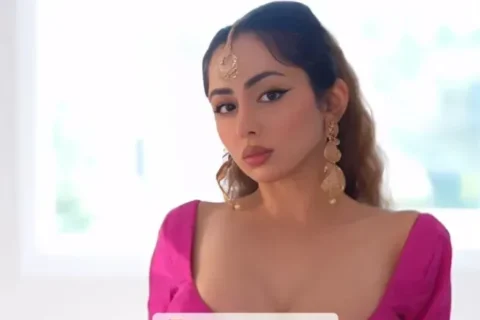 Insta Model MS Sethi Horny Teasing Her Huge Boobs Playing With Pussy On Couch Sucking And Fucking Dildo Cums Hard