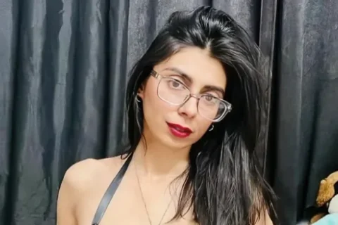 Supersexy Influencer Aqsa Pervaiz Strips Black Bikini Naked Pussy Rubs With Spreading