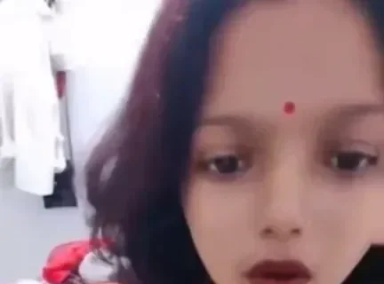 Desi Bhabhi Goes Wild on Tango Live Stripping Full Nude Fingering Her Wet Pussy! Sex Video