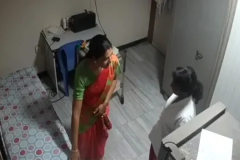 Tamil Aunty's Nurse Apply Cream Message On Clinic Desi Sex
